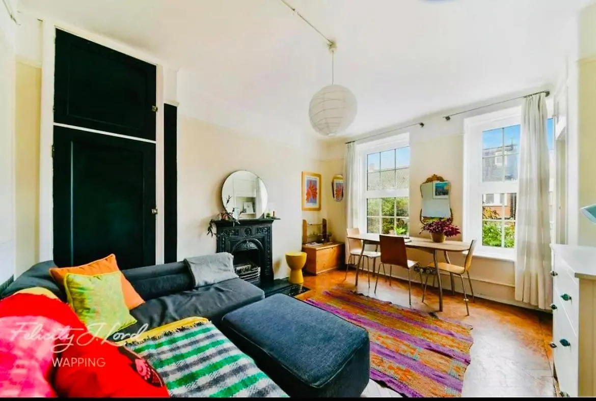 Victorian Amazing Three Bedroom London